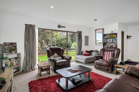 Photo of property in 21 Morewa Place, Takanini, 2112