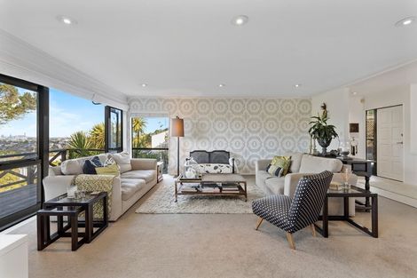Photo of property in 1/2 Parr Terrace, Castor Bay, Auckland, 0620