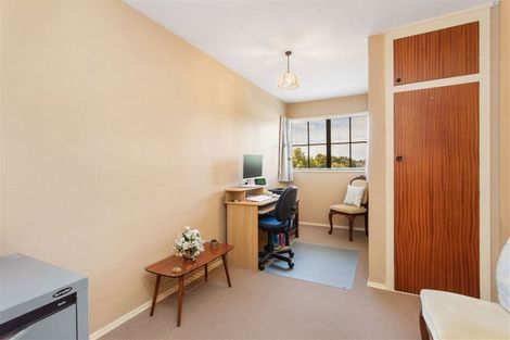 Photo of property in 1 Whareora Terrace, Cashmere, Christchurch, 8022