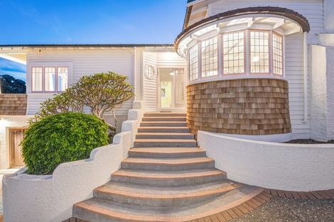 Photo of property in 6 Seabreeze Road, Narrow Neck, Auckland, 0624