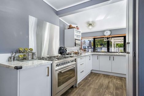 Photo of property in 710 Heretaunga Street East, Parkvale, Hastings, 4122