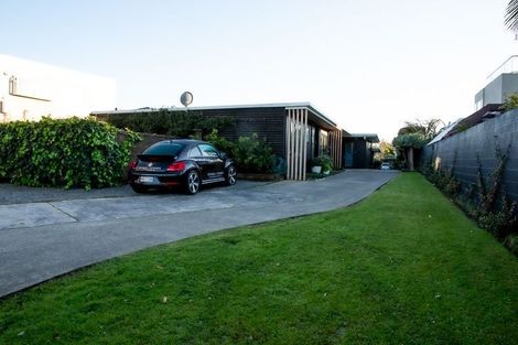 Photo of property in 2/246 Lake Road, Hauraki, Auckland, 0622