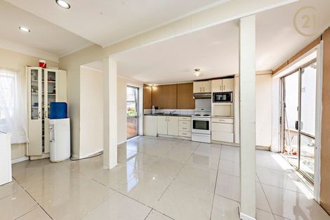 Photo of property in 3/4 Gibbs Road, Manurewa, Auckland, 2102