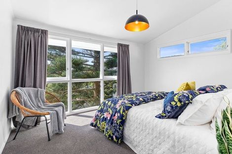 Photo of property in 12 Chartwell Drive, Crofton Downs, Wellington, 6035