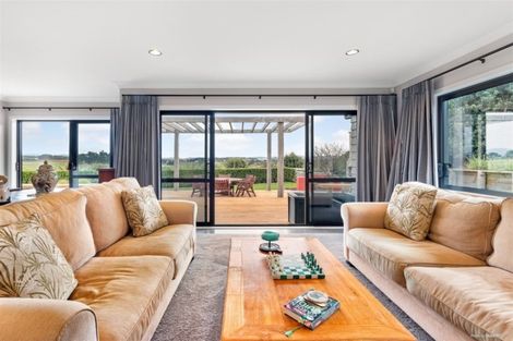 Photo of property in 14 Kendallvale Drive, Waiuku, 2123