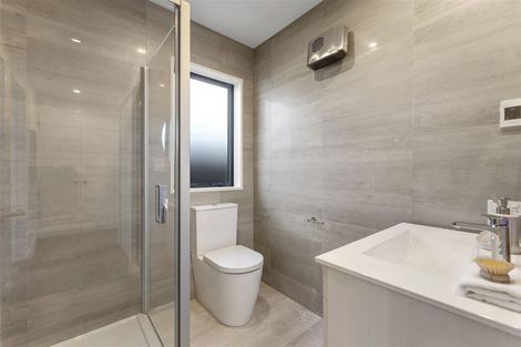 Photo of property in 28 Bowen Street, Upper Riccarton, Christchurch, 8041