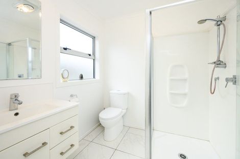 Photo of property in 17 Lorenzo Place, Kelvin Grove, Palmerston North, 4414