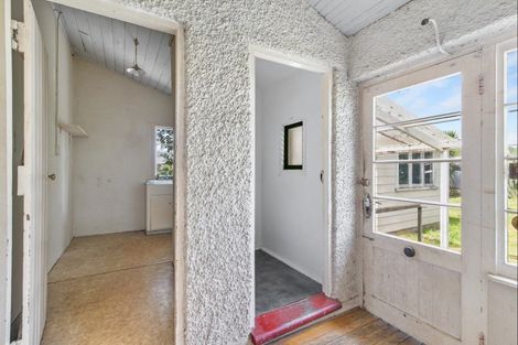 Photo of property in 16 Liverpool Street, Levin, 5510