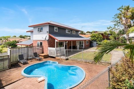Photo of property in 17 Gala Place, Henderson, Auckland, 0612