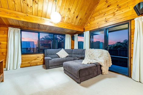 Photo of property in 90 Discovery Drive, Whitby, Porirua, 5024