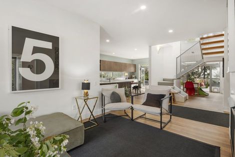 Photo of property in 26 Severn Street, Island Bay, Wellington, 6023