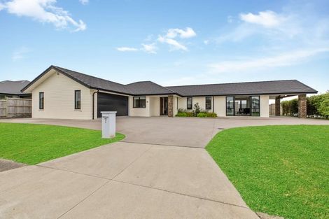 Photo of property in 2 Glennron Lane, Waiuku, 2123