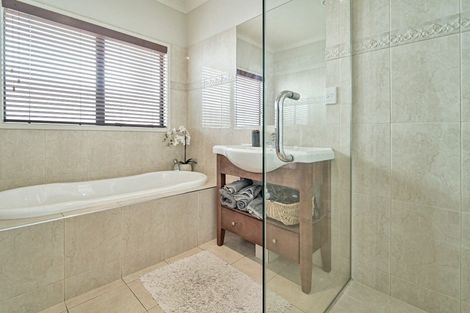 Photo of property in 37 Fairview Place, Havelock North, 4130