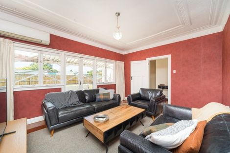 Photo of property in 8 Russell Street, Palmerston North, 4414