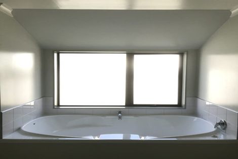 Photo of property in 17a Raumati Terrace, Khandallah, Wellington, 6035