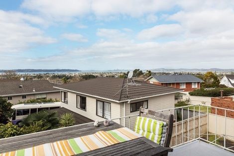 Photo of property in 2 Colwill Road, Massey, Auckland, 0614