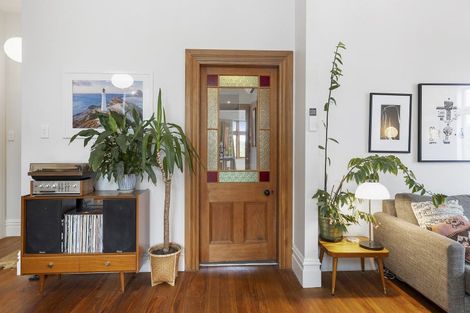 Photo of property in 8 Veronica Street, Brooklyn, Wellington, 6021