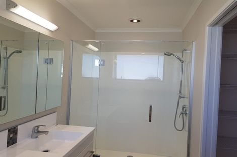 Photo of property in 18 Keene Drive, Bell Block, New Plymouth, 4312