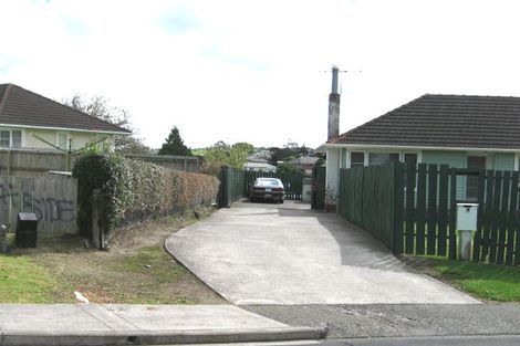 Photo of property in 8 Glenford Lane, Te Atatu Peninsula, Auckland, 0610