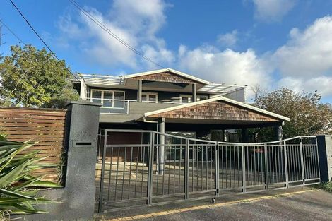 Photo of property in 32 Regent Street, Devonport, Auckland, 0624