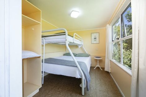 Photo of property in 54 Rayner Road, Piha, 0772