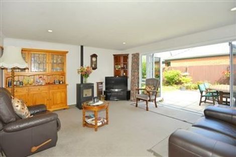 Photo of property in 2 Thoresby Mews, Avonhead, Christchurch, 8042