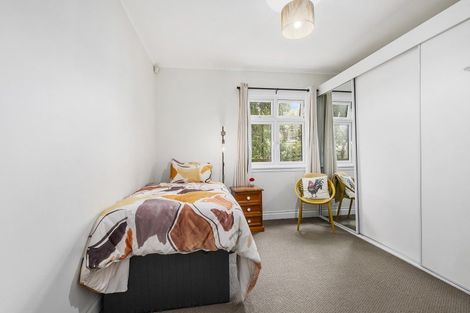 Photo of property in 3 Apu Crescent, Lyall Bay, Wellington, 6022