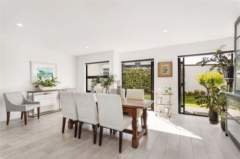 Photo of property in 2/2 Wairarapa Terrace, Merivale, Christchurch, 8014