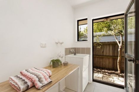 Photo of property in 30 Lees Road, Strowan, Christchurch, 8052