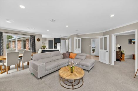 Photo of property in 8 Avon Gate, Russley, Christchurch, 8042