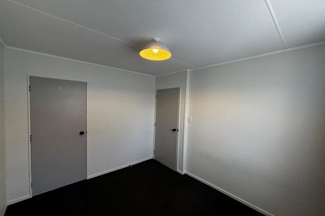 Photo of property in 31 Cumberland Street, Merrilands, New Plymouth, 4312