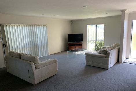 Photo of property in 42 Mandalay Place, Waiuku, 2123