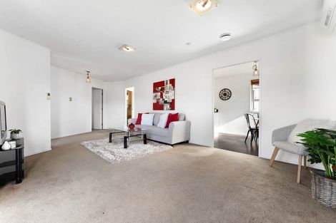 Photo of property in 2 Longreach Drive, Sunnyvale, Auckland, 0612