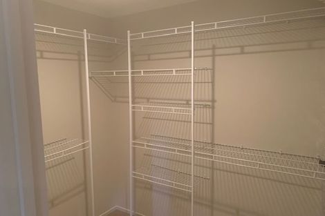 Photo of property in 28 Heidi Crescent, Flat Bush, Auckland, 2016