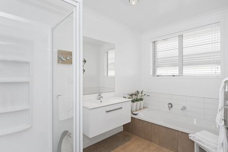 Photo of property in 18 Seashell Drive, Papamoa Beach, Papamoa, 3118