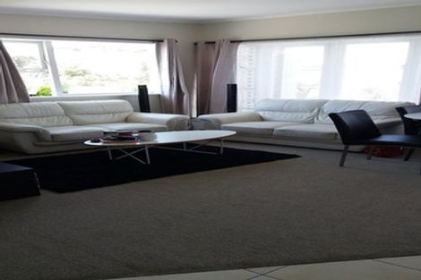 Photo of property in 1/27 Neptune Avenue, Beach Haven, Auckland, 0626