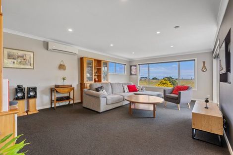 Photo of property in 45 Pohutukawa Place, Bell Block, New Plymouth, 4312