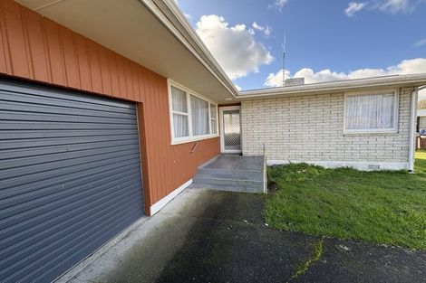 Photo of property in 44 Karaka Crescent, Levin, 5510