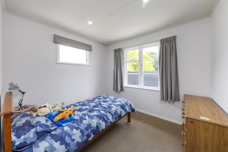 Photo of property in 24 Paisley Street, Mellons Bay, Auckland, 2014