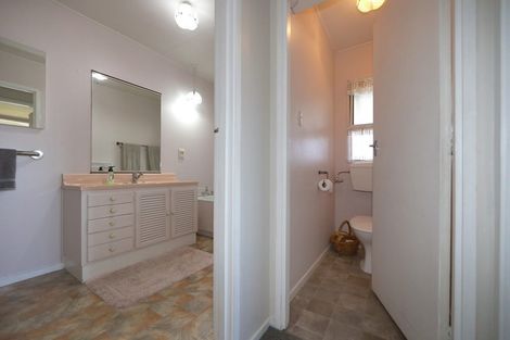 Photo of property in 50 Napier Road, Havelock North, 4130