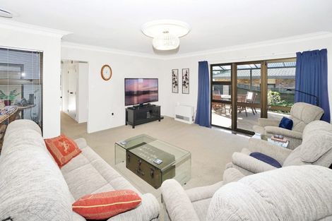 Photo of property in 8 Randell Place, Te Puke, 3119