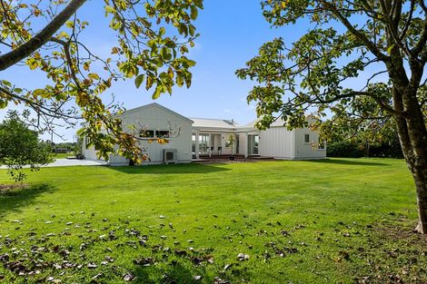 Photo of property in 130 Cross Road, Lepperton, New Plymouth, 4373