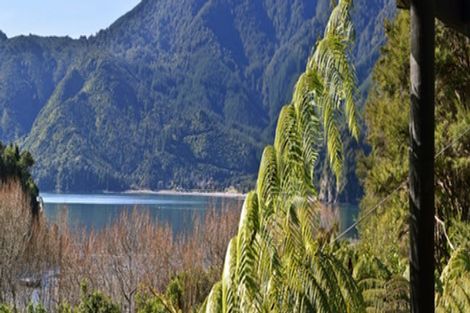 Photo of property in 38 Hope Drive, Okiwi Bay, 7193