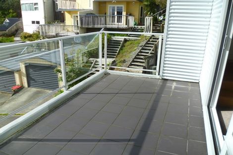 Photo of property in 23 Kopiko Way, Brooklyn, Wellington, 6021