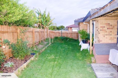 Photo of property in 8 Sid Place, Mangere, Auckland, 2022