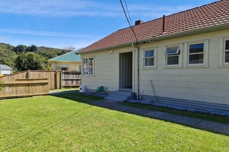 Photo of property in 16 Newcombe Street, Naenae, Lower Hutt, 5011