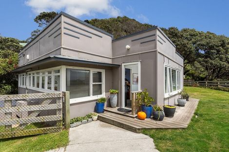 Photo of property in 60 Beach Valley Road, Piha, New Lynn, 0772