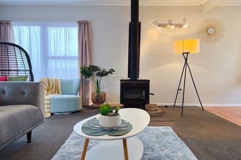 Photo of property in 33 Helena Street, Massey, Auckland, 0614