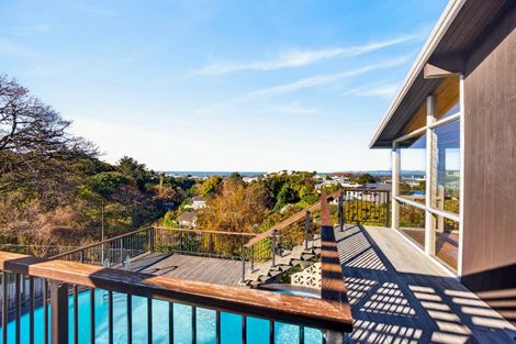 Photo of property in 17 Spencer Road, Hospital Hill, Napier, 4110