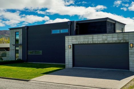 Photo of property in 24 Jollys Road, Cromwell, 9310